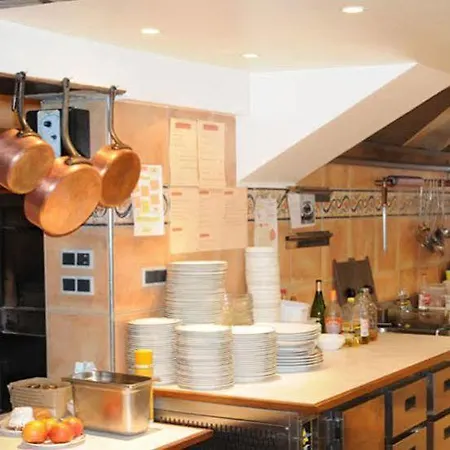 Restaurant Au Parc Des Cigognes ホテル 2*