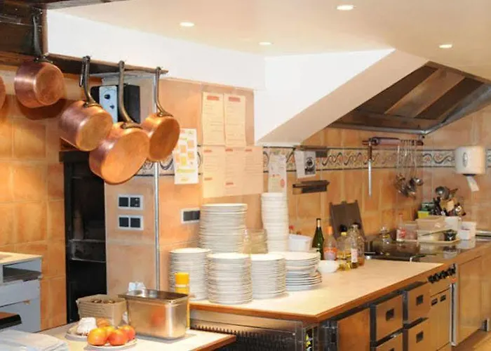 Restaurant Au Parc Des Cigognes Hotel 2*